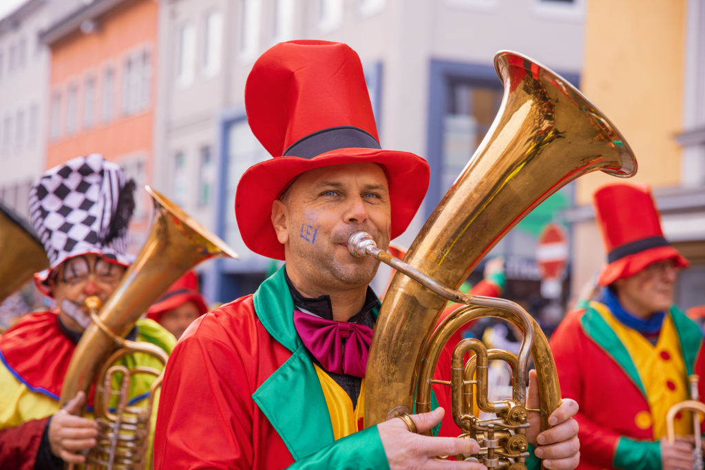 Fasching, Karneval mit angepasstem Gehoerschutz feiern